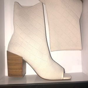 Kelsi Dagger Shoes - Women’s size 7.5 kelsi dagger open toe booties Kelsi Dagger Shoes - Women’s size 7.5 kelsi dagger open toe booties